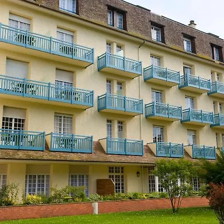 Pierre & Le Castel Normand